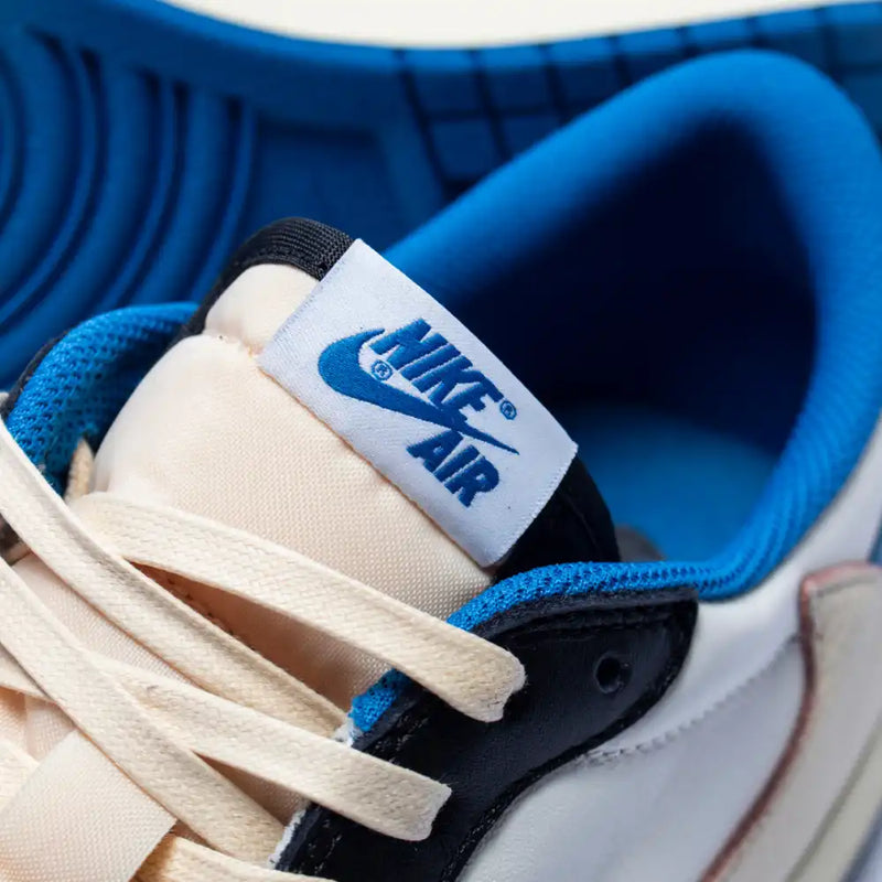 Tênis Air Jordan 1 Low x Travis Scott  Fragment Design