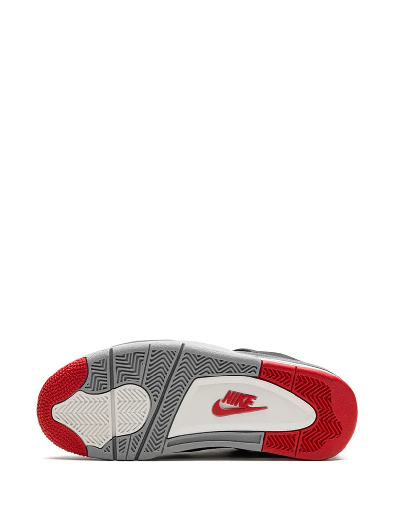 Tênis Air Jordan 4