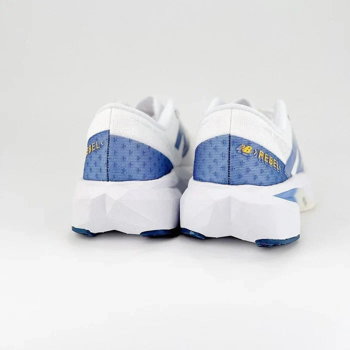 New Balance FuelCell Rebel V4 - Branco/Azul