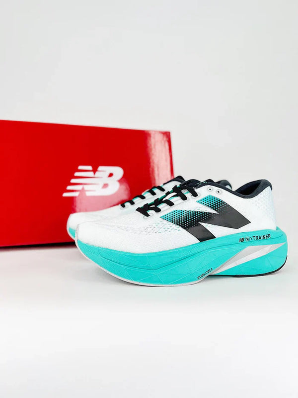 Tênis New Balance Fuelcell Supercomp Trainer V3 - Turquesa/Branco