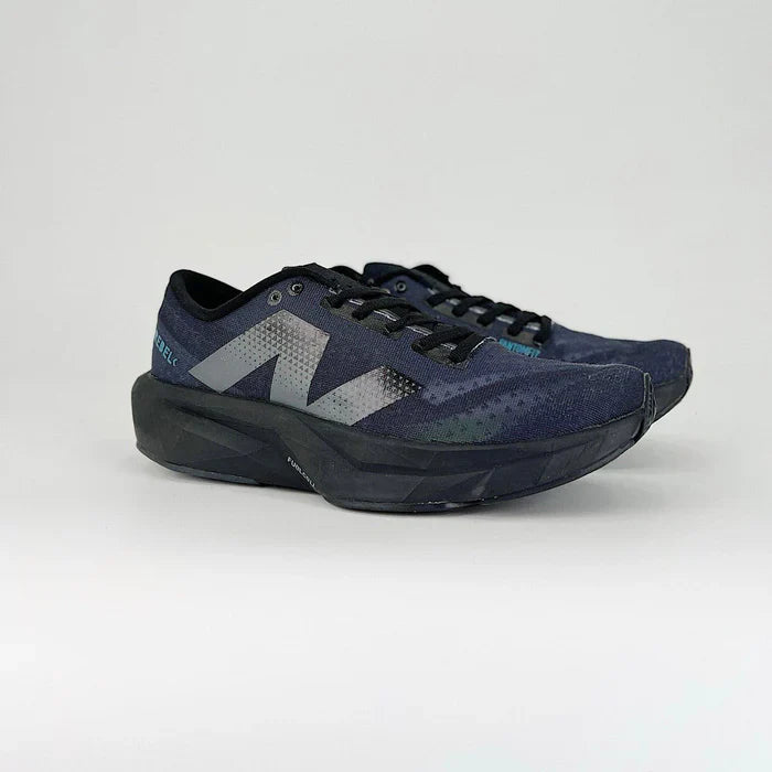 New Balance FuelCell Rebel V4 - Preto